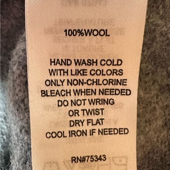 ELLEN TRACY Gray 100% Wool Zip Front Cardigan Sweater, shawl collar. Size Medium - Picture 6 of 6